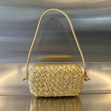 商品名称：ボッテガヴェネタ BOTTEGAVENETA aj-BOV717623ZJS 2023年最新入荷 ノット クラッチバッグ 手持ちかばん イブニングバッグ ストラップが付き