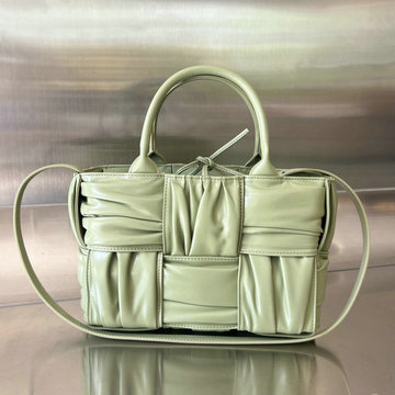 商品名称：ボッテガヴェネタ BOTTEGAVENETA aj-BOV729042ZQG 2023年最新入荷 ミニ アルコ トートバッグ ハンドバッグ 2way 斜め掛け ショルダーバッグ