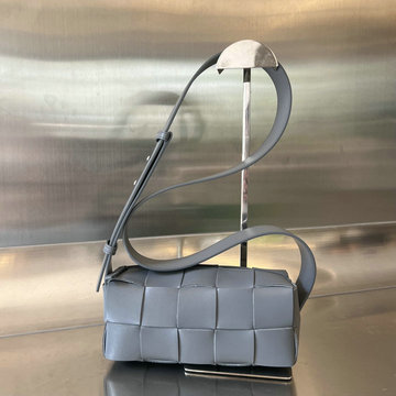 商品名称：ボッテガヴェネタ BOTTEGAVENETA aj-BOV729251HL 2023年最新入荷 スモール ブリック カセット 斜め掛け ショルダーバッグ スクエアバッグ クロスボディバッグ
