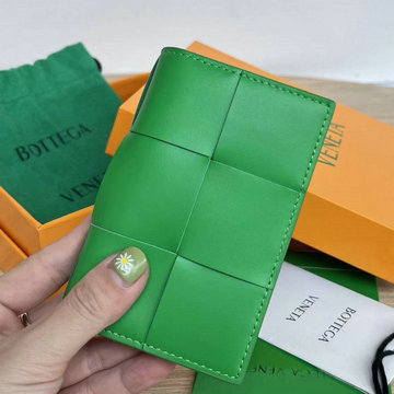 ボッテガヴェネタ BOTTEGAVENETA  aj-BOV649602QG 2023年最新入荷 カセット フラップカードケース 二つ折りパスポートケース