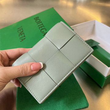 ボッテガヴェネタ BOTTEGAVENETA aj-BOV679849QH 2023年最新入荷 カセット ビジネスカードケース フラップ短財布 名刺入れ
