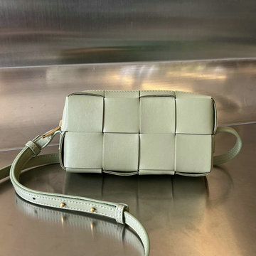 ボッテガヴェネタ BOTTEGAVENETA aj-BOV755031QG 2023年最新入荷 カセット ミニ クロスボディバッグ 斜め掛け ショルダーバッグ クロスボディバッグ