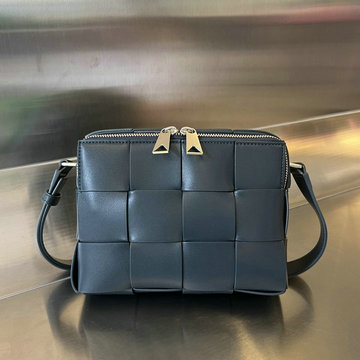商品名称：ボッテガヴェネタ BOTTEGAVENETA aj-BOV730027SL 2023年最新入荷 カセット カメラバッグ 斜め掛け ショルダーバッグ スクエアバッグ