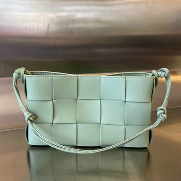 商品名称：ボッテガヴェネタ BOTTEGAVENETA aj-BOV730543QG 2023年最新入荷 カセット ストラップ ポーチ 斜め掛け ショルダーバッグ スクエアバッグ