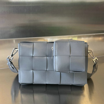 商品名称：ボッテガヴェネタ BOTTEGAVENETA aj-BOV741777HL  2023年最新入荷 バーサタイル ストラップ カセット 斜め掛け ショルダーバッグ クロスボディバッグ