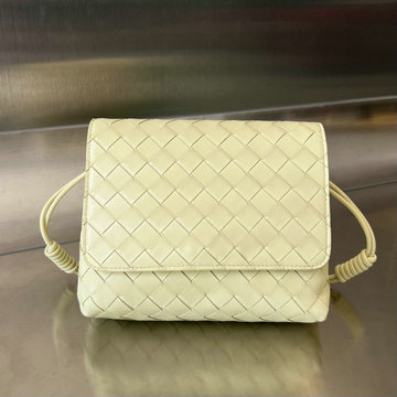 ボッテガヴェネタ BOTTEGAVENETA aj-BOV741897QY 2023年最新入荷 ミニ イントレチャート クロスボディバッグ 斜め掛け ショルダーバッグ レディースかばん
