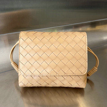 商品名称：ボッテガヴェネタ BOTTEGAVENETA BOV741897XS 2023年最新入荷 ミニ イントレチャート クロスボディバッグ 斜め掛け ショルダーバッグ レディースかばん