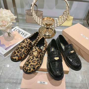 ミュウミュウ MIUMIU 26-MMJ23005 2023年最新入荷 ローファーシューズ フラットシューズ カジュアルシューズ レディースシューズ