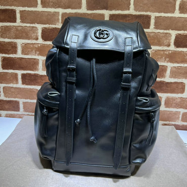GUCCI 057-GG725657BK  グッチ 2023年最新入荷 ダブル G付き バックパック メンズ リュックサック リュック 旅行かばん 大容量 トラベルバッグ