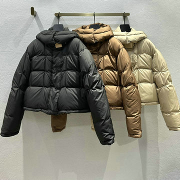 商品名称：ロエベ LOEWE JS-YFLE24001 2024年秋冬最新入荷 フーデッド パファージャケット ジップアップ ダウンジャケット レディース アウター