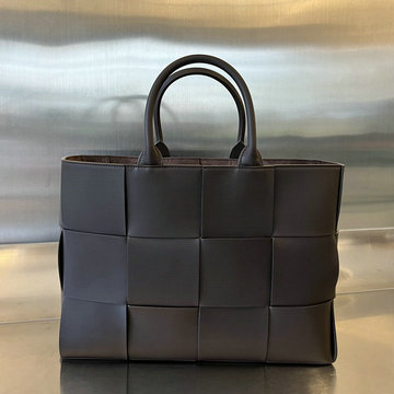 商品名称：ボッテガヴェネタ BOTTEGAVENETA  aj-BOV729244QSK 2024年最新入荷 ミディアム アルコ トートバッグ ハンドバッグ レザー レディース ダークコーヒー