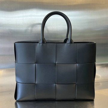 商品名称：ボッテガヴェネタ BOTTEGAVENETA aj-BOV729244QSL  2024年最新入荷 ミディアム アルコ トートバッグ ハンドバッグ レザー レディース ネイビー