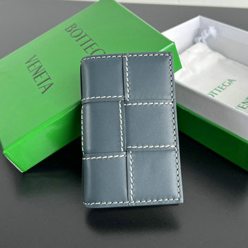 ボッテガヴェネタ BOTTEGAVENETA aj-BOV748053QSL  2024年最新入荷 カセット フラップカードケース イントレチャートレザー