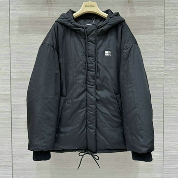 ミュウミュウ MIUMIU JS-YFMM24001 2024年秋冬最新入荷 フーデッド パファージャケット ジップアップ ダウンジャケット レディース アウター