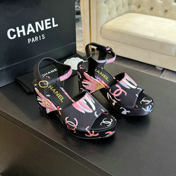 商品名称：シャネル CHANEL 26-CHJ24041C 2024年秋冬最新入荷 サンダル 靴 レディース シューズ レザー ココマーク ウエッジソール ヒール 黒 ハイヒール