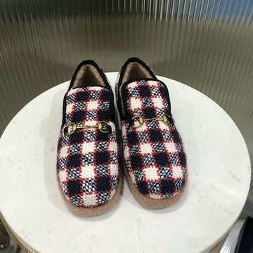 グッチ GUCCI 26-GGJ24020G 2024年秋冬最新入荷 ホースビットローファー レディース ムートン フラットシューズ 靴 レザー