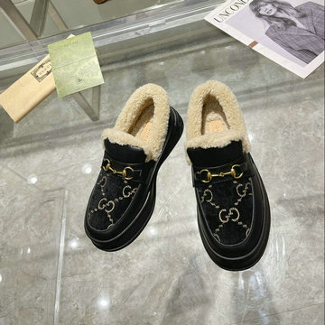 グッチ GUCCI 26-GGJ24017D 2024年秋冬最新入荷 ホースビットローファー レディース ムートン フラットシューズ 靴 レザー