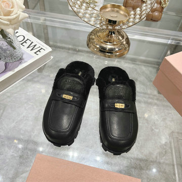ミュウミュウ MIUMIU 26-MMJ24008P 2024年秋冬最新入荷 スリッポンサンダル ムートン プラットフォームサンダル レディース シューズ 厚底靴 レザー