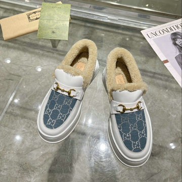 グッチ GUCCI 26-GGJ24017P 2024年秋冬最新入荷 ホースビットローファー レディース ムートン フラットシューズ 靴 レザー