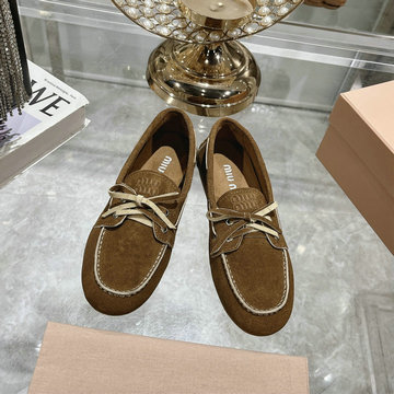 ミュウミュウ MIUMIU 26-MMJ24013RP 2024年秋冬最新入荷 ロゴプレート スリッポン ペニー ローファー レディース シューズ 靴 レザー ラウンド トウ