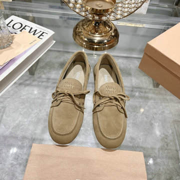 ミュウミュウ MIUMIU 26-MMJ24013RQ 2024年秋冬最新入荷 ロゴプレート スリッポン ペニー ローファー レディース シューズ 靴 レザー ラウンド トウ
