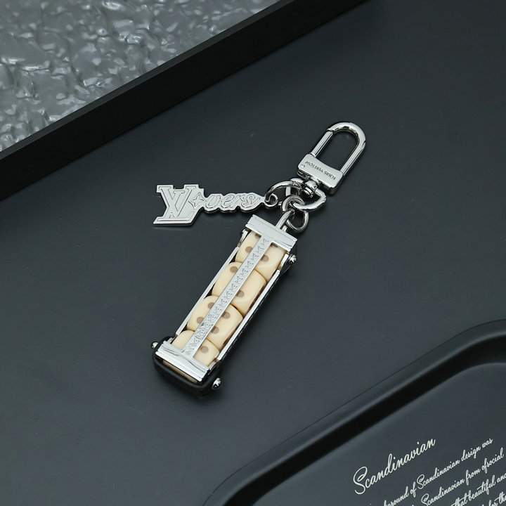商品名称：ルイヴィトン LOUISVUITTON 057-MP01750Y  2024年最新入荷 コラボ シュプリーム ダイス サイコロ バッグチャーム キーリング キーホルダー