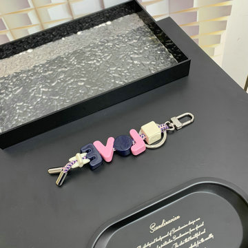 ルイヴィトン LOUISVUITTON 057-MP3450  2024年最新入荷 キーホルダー LV プレイ バッグチャーム キーリング