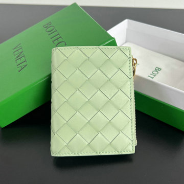 商品名称：ボッテガヴェネタ BOTTEGAVENETA 99-BOV742330QQG 2024年最新入荷 スモール イントレチャート 二つ折り財布 ファスナーウォレット レザー