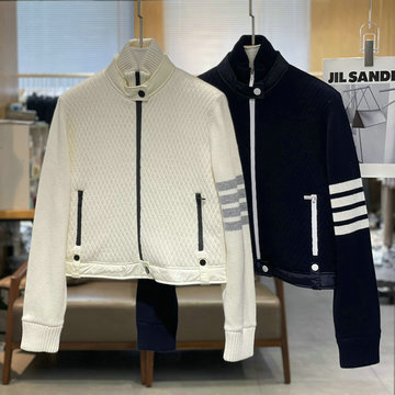 商品名称：トム ブラウン Thom Browne XG-WTTB24001 2024年秋冬最新入荷 ボンバージャケット ダウンジャケット トップスコート ウール ニットコート
