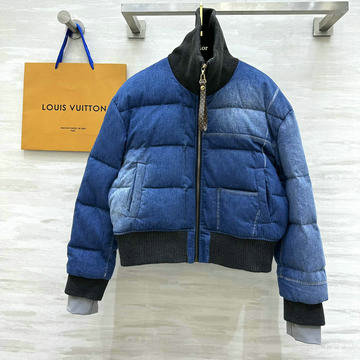 商品名称：ルイヴィトンLOUISVUITTON XG-WTLV24012 2024年秋冬最新入荷 新作 LV SKI デニムプリントクロップパファジャケット ショートダウン レディース コート