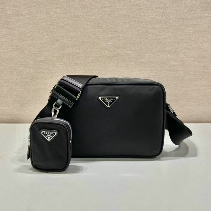 商品名称：プラダ PRADA 99-PD2VH142 2022年最新作 斜め掛け ショルダーバッグ クロスボディバッグ スクエアバッグ リサイクル ナイロン