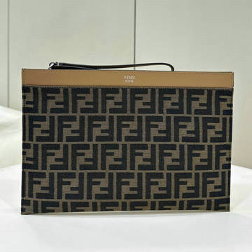 フェンディ FENDI 168-FD7N0134BKF 2024年最新入荷 FFジャカード フラット スリム クラッチ ミディアム ストラップ付き 手持ちかばん メンズ
