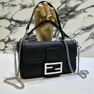 フェンディ FENDI 168-FD8BS017LBK 2024年最新入荷 バゲット ミニ チェーン ショルダーバッグ レディース