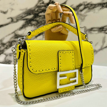 フェンディ FENDI 168-FD8BS017LYL  2024年最新入荷 バゲット ミニ チェーン ショルダーバッグ レディース