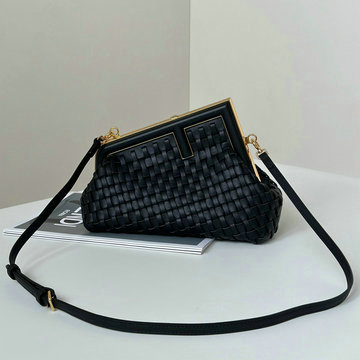 フェンディ FENDI 168-FD8BP129ZQBK  2024年最新入荷 ファースト スモール クラッチバッグ ショルダーバッグ レディース