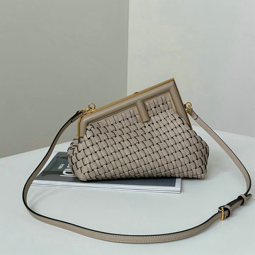 フェンディ FENDI 168-FD8BP129ZQLF  2024年最新入荷 ファースト スモール クラッチバッグ ショルダーバッグ レディース