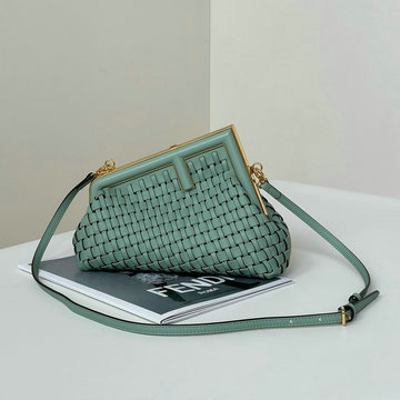 フェンディ FENDI 168-FD8BP129ZQQG 2024年最新入荷 ファースト スモール クラッチバッグ ショルダーバッグ レディース