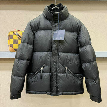 商品名称：プラダ PRADA JS-YFPD24022 2024年秋冬最新入荷 フェイクレイヤード パファージャケット ジップアップ ダウンジャケット アウター