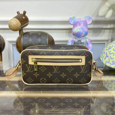 ルイヴィトン LOUISVUITTON 057-M51183 2024年最新入荷 新作 スクエアバッグ 肩掛け ショルダーバッグ クロスボディバッグ モノグラムキャンパス