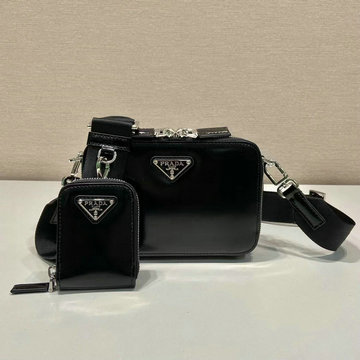 プラダ PRADA 99-PD2VH070QBK 2020年最新作 カメラバッグ 斜め掛け ショルダーバッグ スクエアバッグ カーフレザー