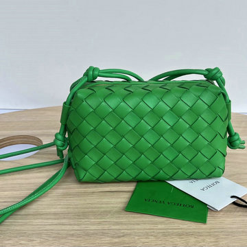商品名称：ボッテガヴェネタ BOTTEGAVENETA aj-BOV680254PGL  2024年最新入荷 ミニ ループ カメラバッグ 斜め掛け ショルダーバッグ クロスボディバッグ