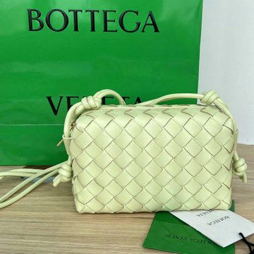 商品名称：ボッテガヴェネタ BOTTEGAVENETA aj-BOV680254PQG 2024年最新入荷 ミニ ループ カメラバッグ 斜め掛け ショルダーバッグ クロスボディバッグ