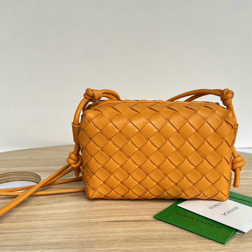 商品名称：ボッテガヴェネタ BOTTEGAVENETA aj-BOV680254PTH  2024年最新入荷 ミニ ループ カメラバッグ 斜め掛け ショルダーバッグ クロスボディバッグ