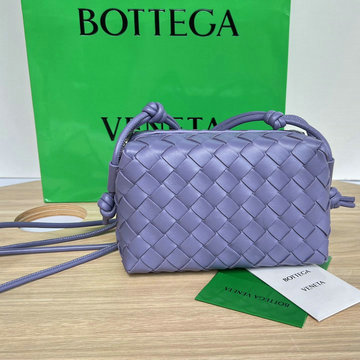 商品名称：ボッテガヴェネタ BOTTEGAVENETA aj-BOV680254PZL 2024年最新入荷 ミニ ループ カメラバッグ 斜め掛け ショルダーバッグ クロスボディバッグ