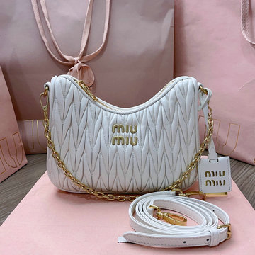 商品名称：ミュウミュウ MIUMIU GH-MM5BH211BBS  2024年最新入荷 斜め掛け ショルダーバッグ クロスボディバッグ レディースかばん マテラッセレザー