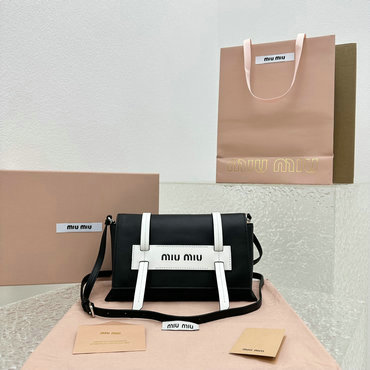 ミュウミュウ MIUMIU GH-MM5527BK  2024年最新入荷 メッセンジャーバッグ 斜め掛け ショルダーバッグ クロスボディバッグ