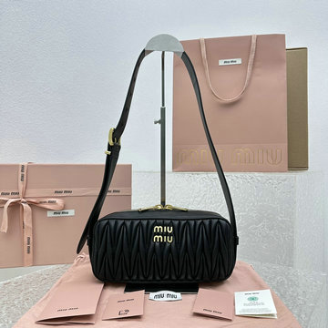 ミュウミュウ MIUMIU GH-MM5580BBK  2024年最新入荷 スクエアバッグ ショルダーバッグ クロスボディバッグ