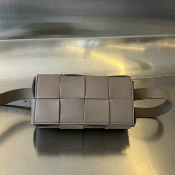 ボッテガヴェネタ BOTTEGAVENETA  aj-BOV639367KF 2024年最新入荷 ザ ベルト カセット ウェストバッグ チェストバッグ ショルダーバッグ