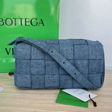 ボッテガヴェネタ BOTTEGAVENETA aj-BOV709360NNL 2024年最新入荷 スモール カセット カメラバッグ 斜め掛け ショルダーバッグ クロスボディバッグ