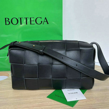 ボッテガヴェネタ BOTTEGAVENETA aj-BOV709360PBK  2024年最新入荷 ブリック カセット ホーボーバッグ トートバッグ 2way ショルダーバッグ